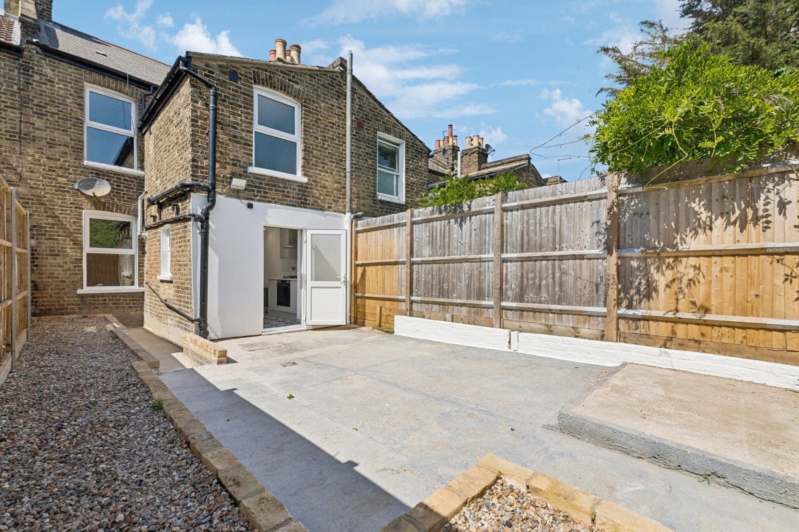 House Besley Street in Greater London