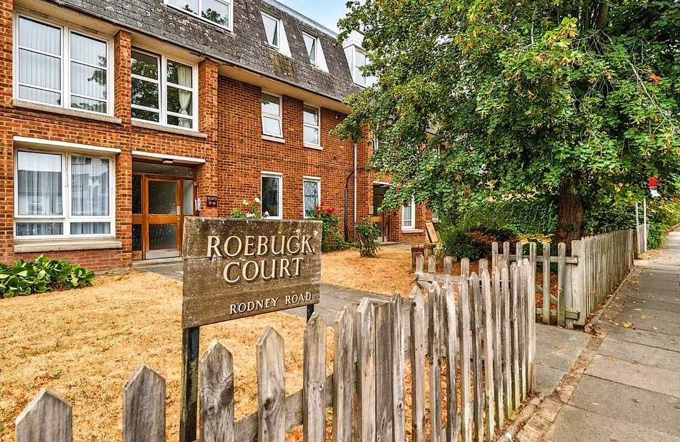 Flat Rodney Road in Greater London