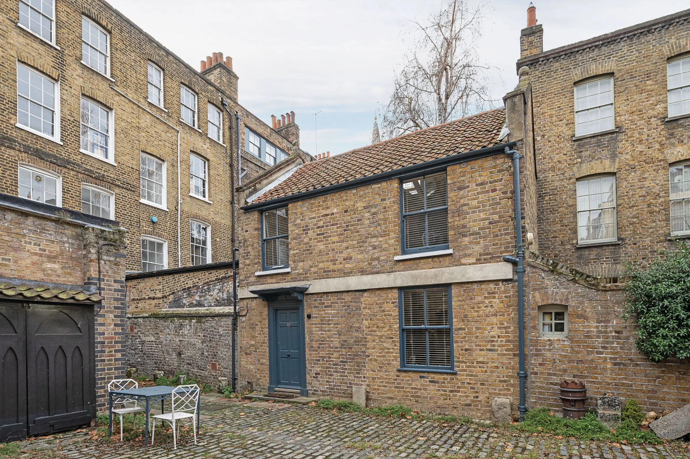 House Commercial Street in Greater London