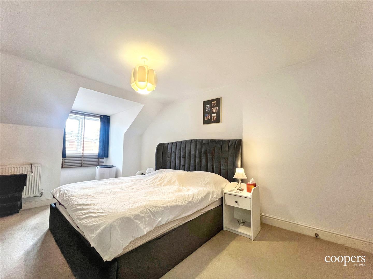 Flat Ellis Close in Greater London