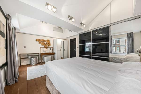 Flat Baker Street in City of Westminster