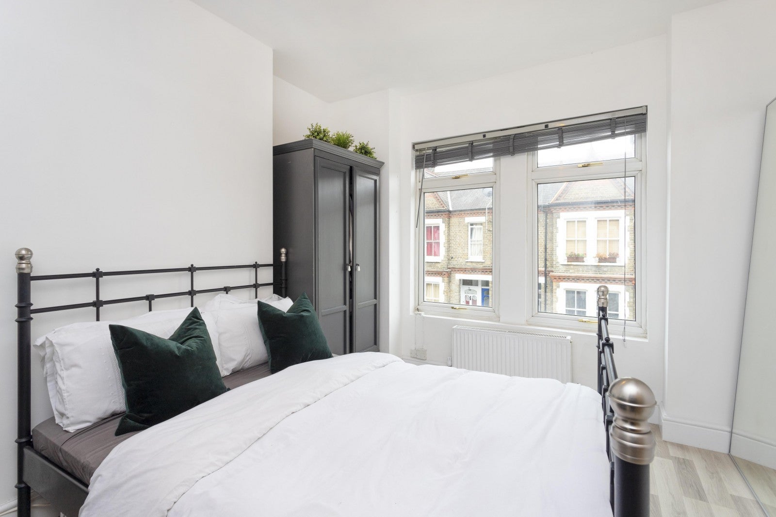 Flat Aylesbury Road in Greater London