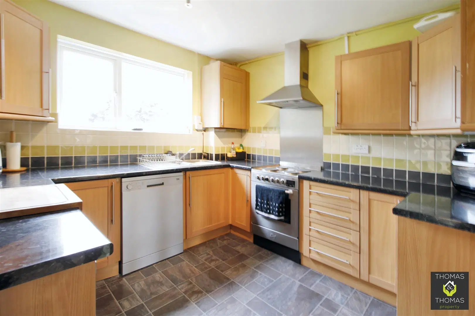House Oakleaze in Gloucester