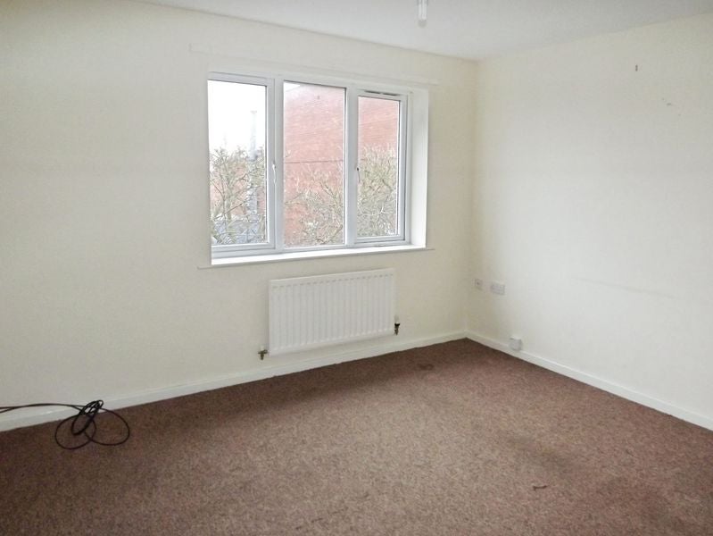 Flat Woodhorn Court in Ashington