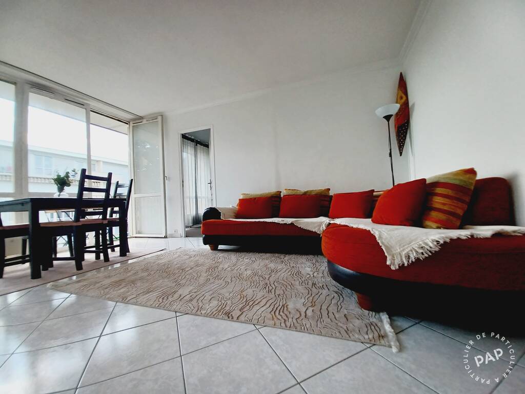 Room Boulevard du Port in Cergy