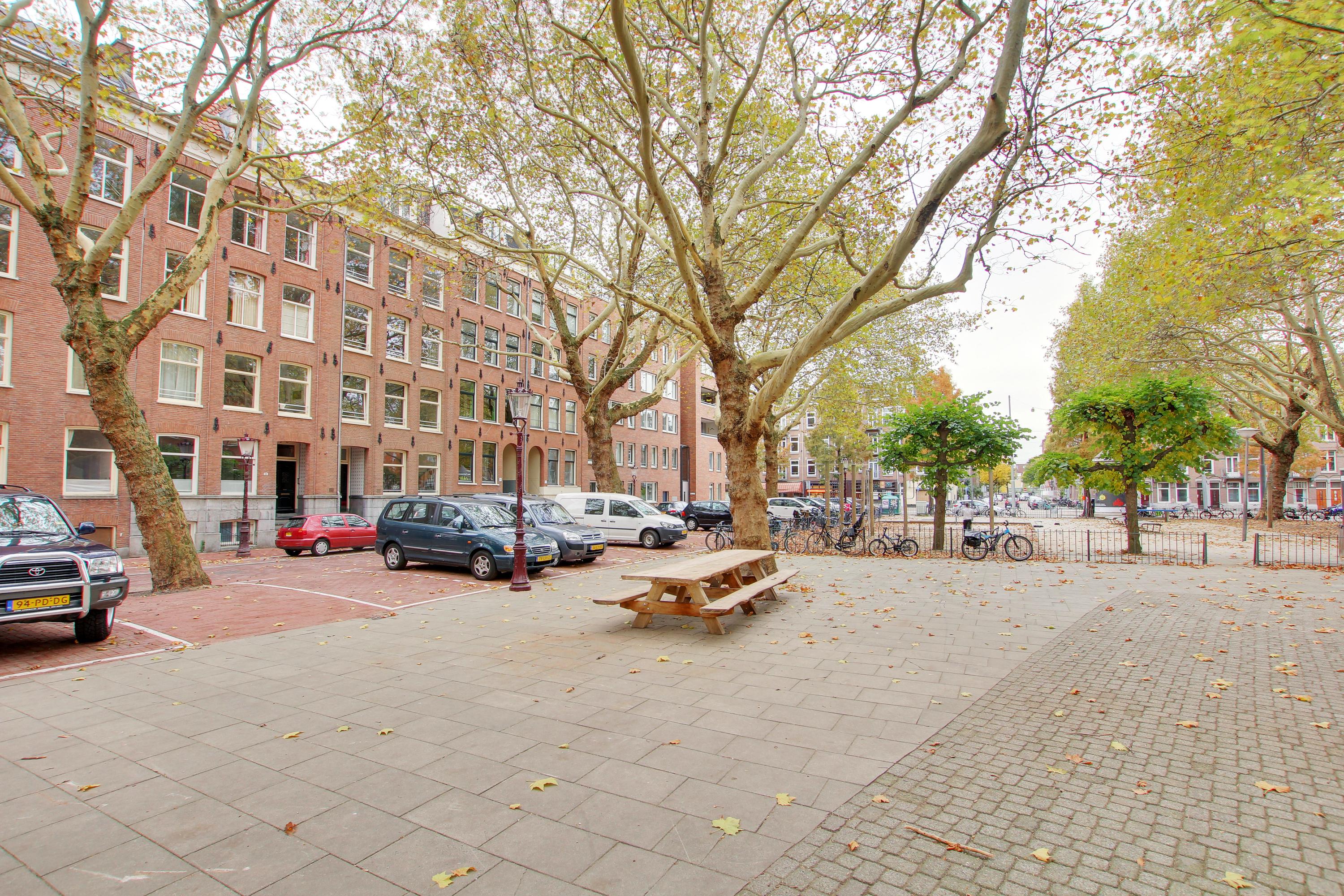 Appartement Van Oldenbarneveldtplein 17
