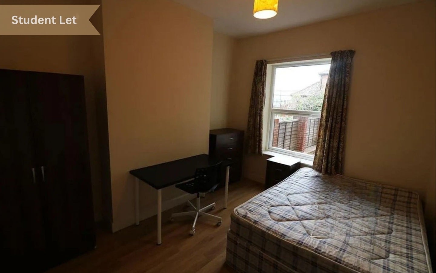 House Lodge Road in Southampton