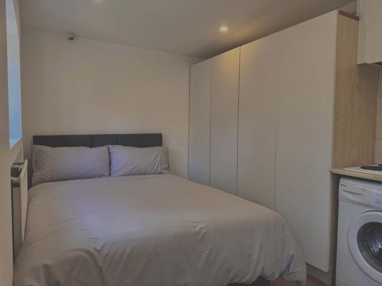 Room Buxton Lane in Caterham on the Hill
