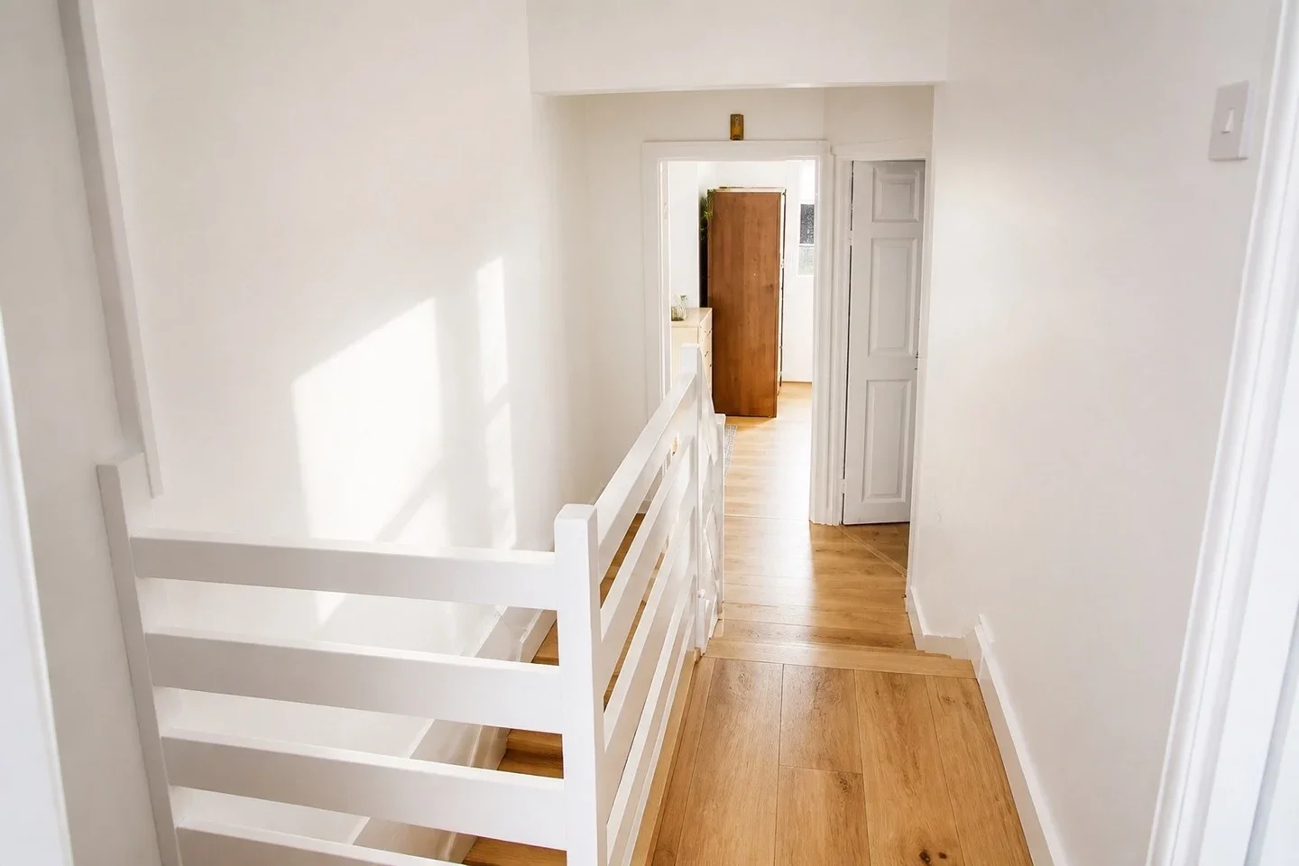 Room Winter Avenue in Greater London