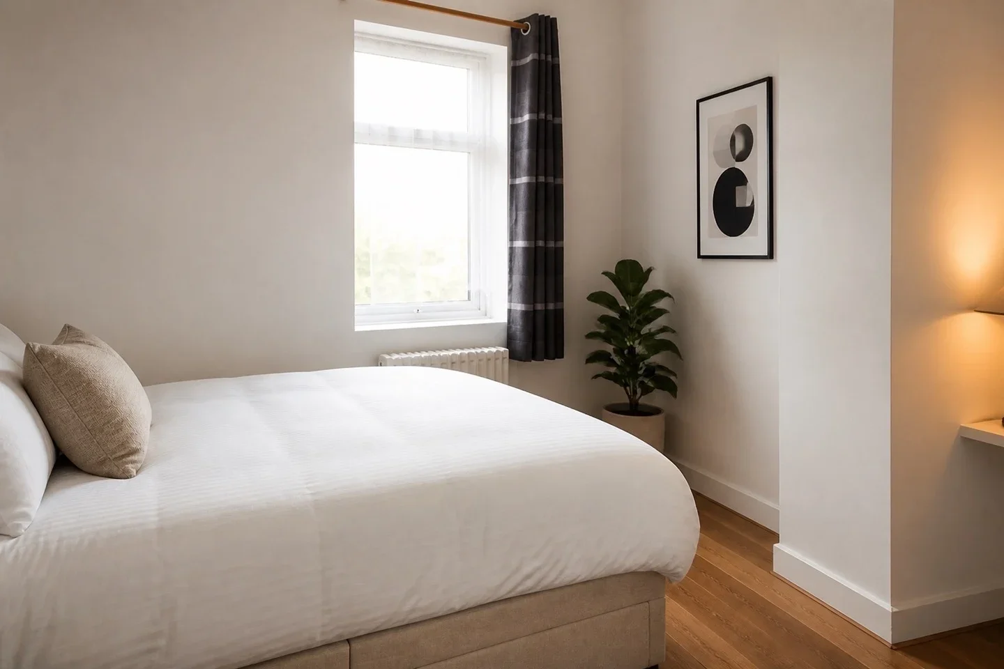 Room Winter Avenue in Greater London