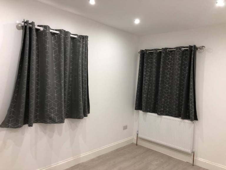 Flat Carlisle Gardens in Greater London
