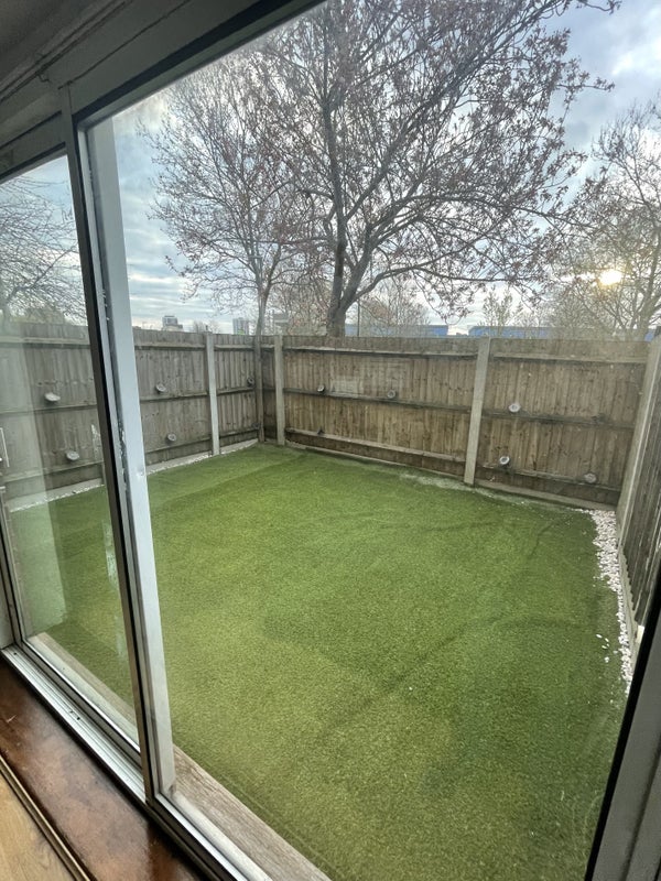 Room Wager Street in Greater London