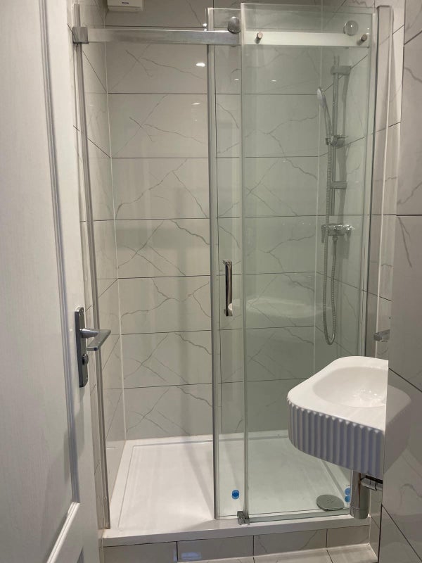 Room Fordham Street in Greater London