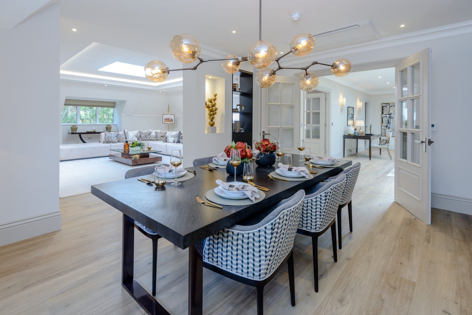 Flat Brockenhurst Road in South Ascot