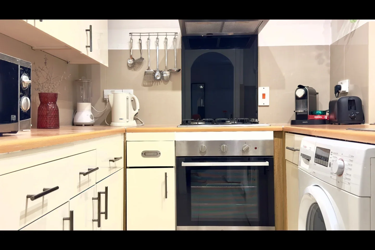 Flat Queensway in City of Westminster