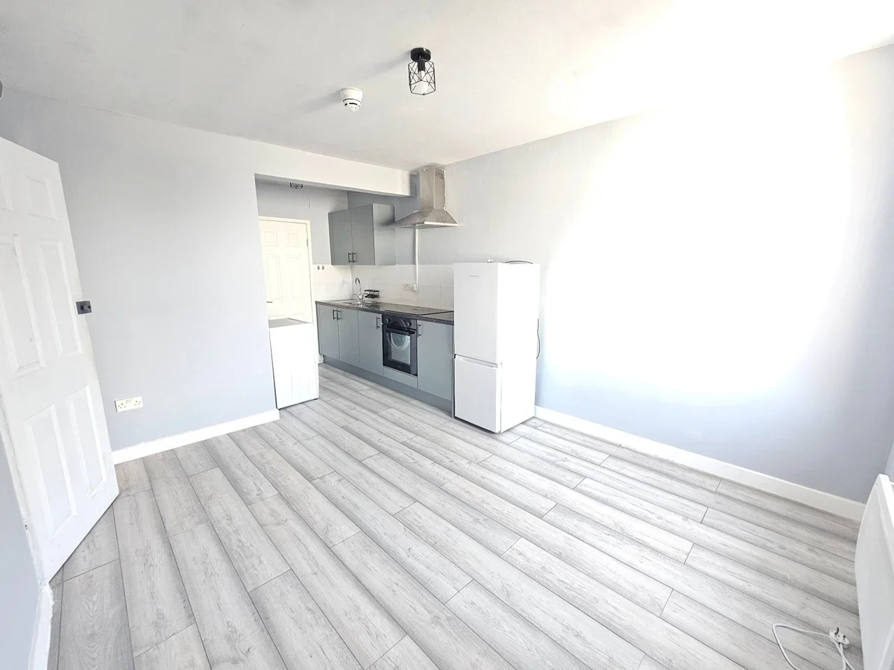 Flat Barking Road in Greater London