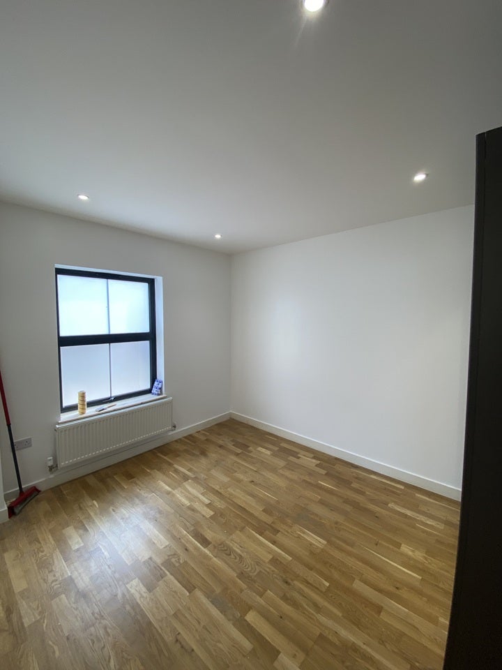 Flat Mount Pleasant Road in Greater London