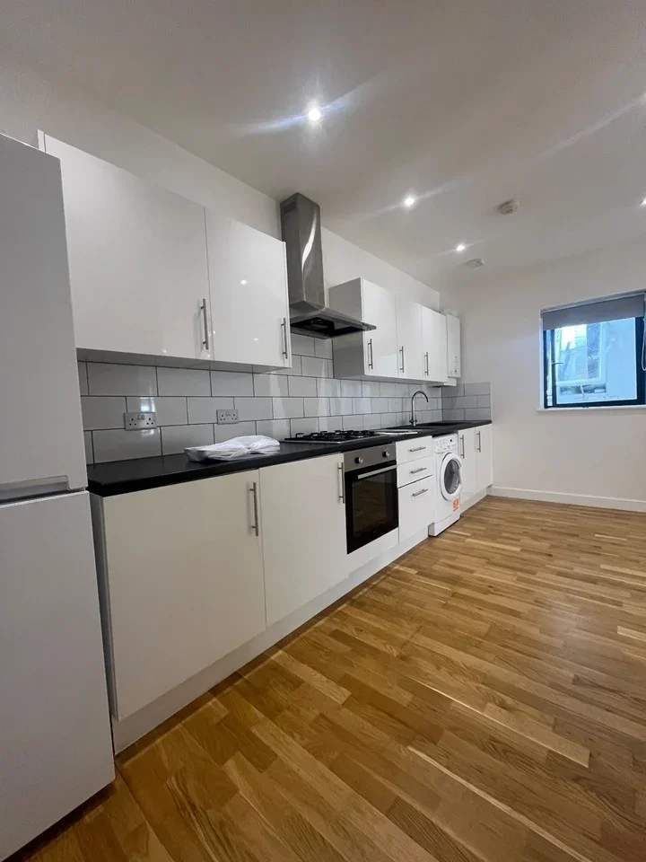 Flat Mount Pleasant Road in Greater London