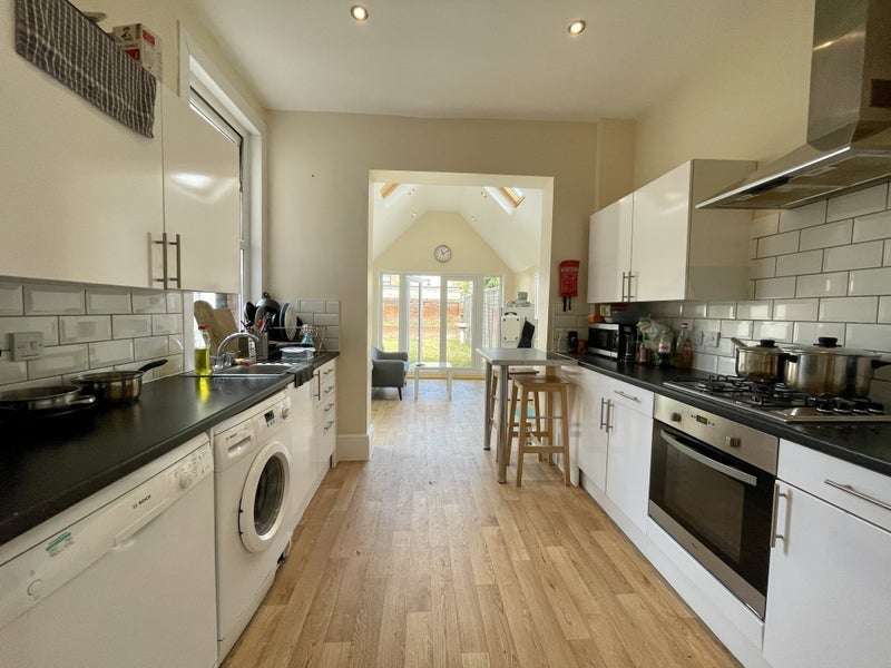 Room Murchison Road in Greater London