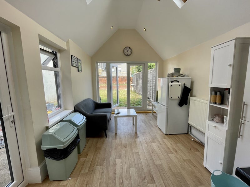 Room Murchison Road in Greater London