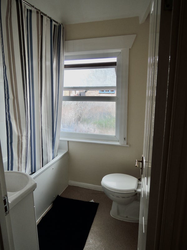 Room Murchison Road in Greater London