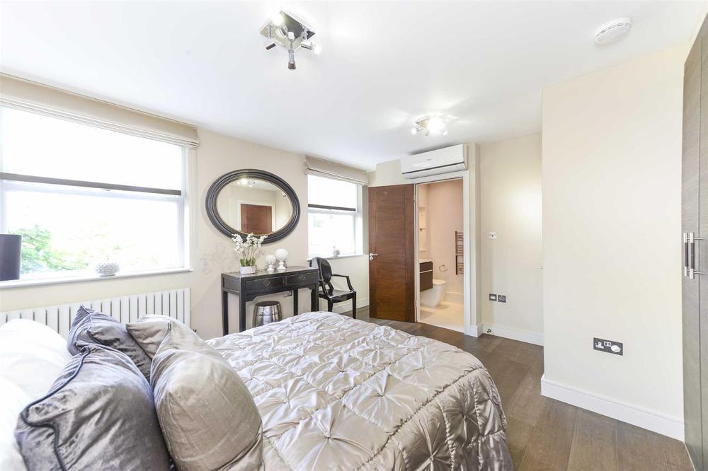 Flat Southwick Street in City of Westminster
