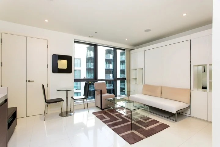 Flat Baltimore Wharf in Greater London