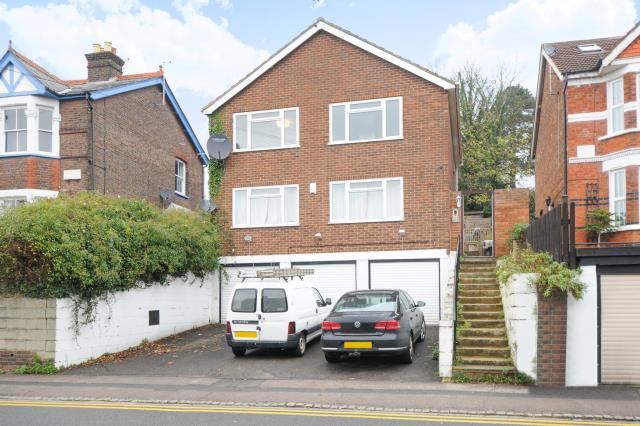 Flat Totteridge Road in High Wycombe