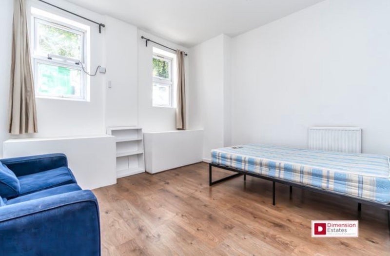 Room Manse Road in Greater London