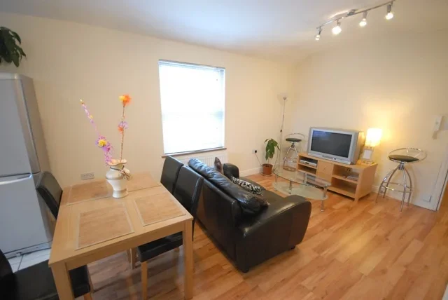 Flat Franciscan Road in Greater London