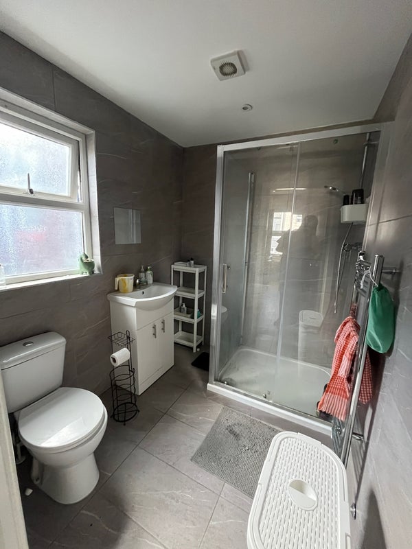 Room St John's Avenue in Liverpool