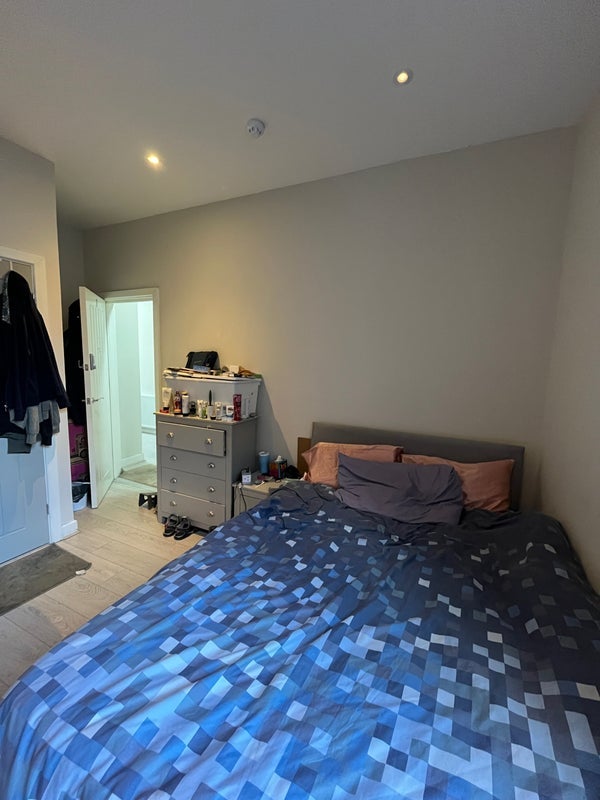 Room St John's Avenue in Liverpool