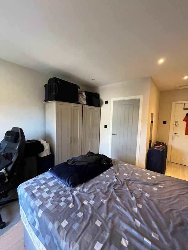 Room St John's Avenue in Liverpool
