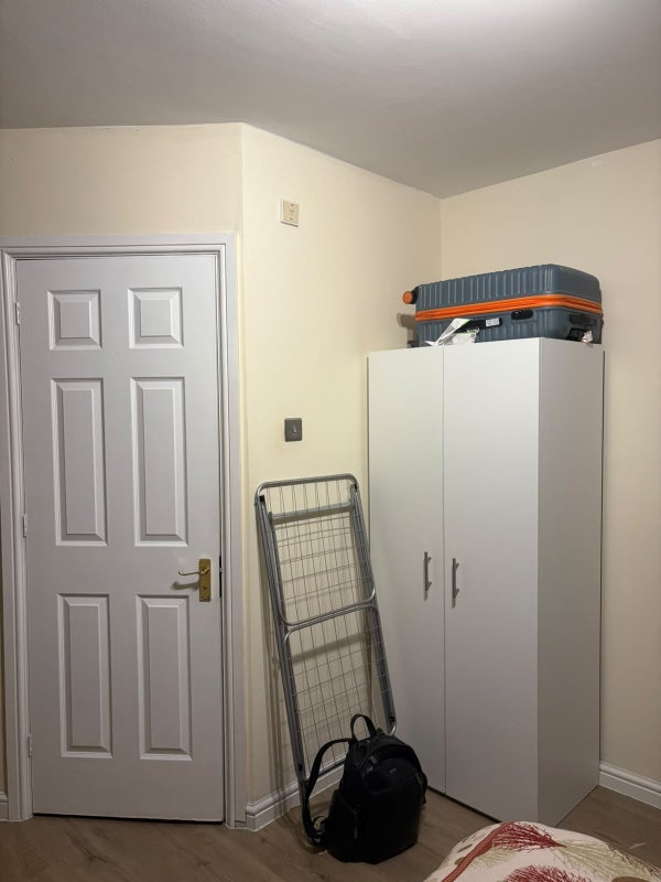 Room Princes Riverside Road in Greater London