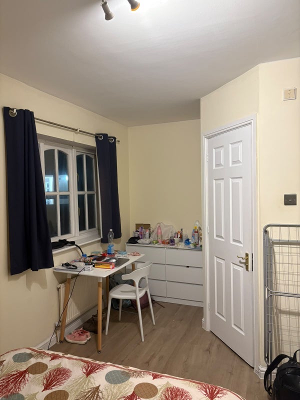 Room Princes Riverside Road in Greater London