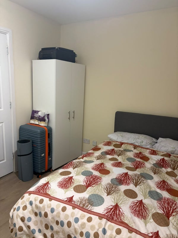 Room Princes Riverside Road in Greater London