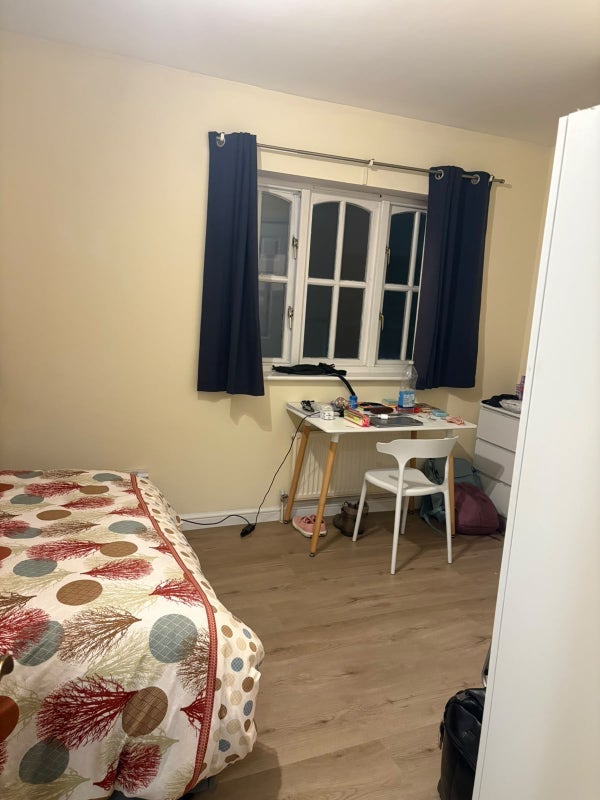 Room Princes Riverside Road in Greater London