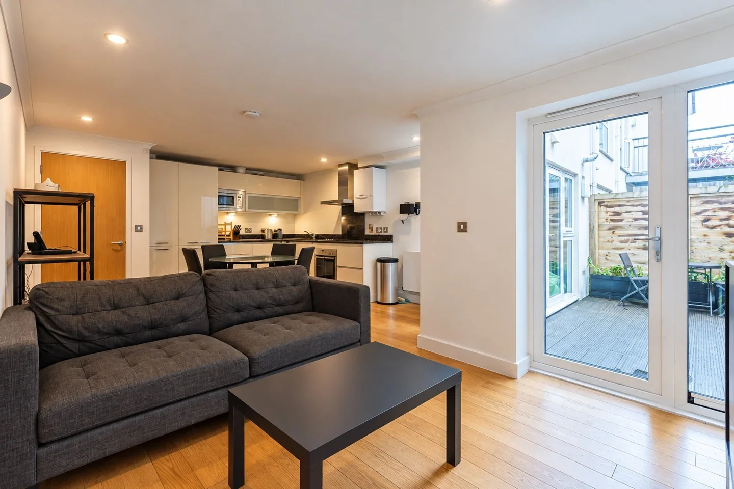 Flat Trinity Mews in Greater London