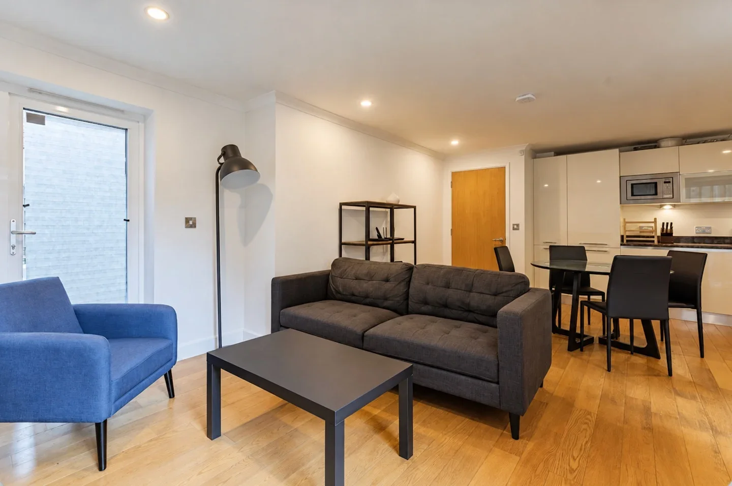 Flat Trinity Mews in Greater London