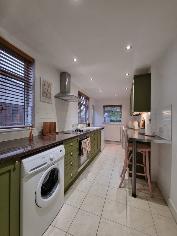 Room Tile Hill Lane in Coventry