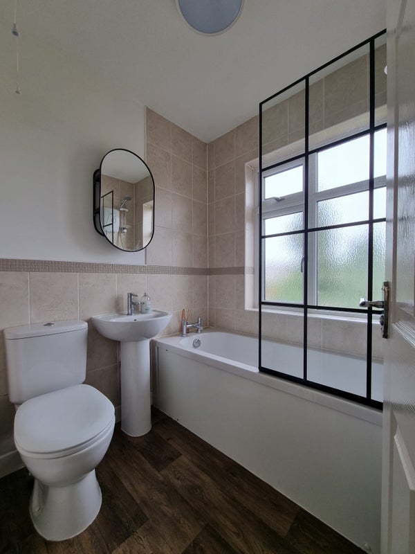 Room Tile Hill Lane in Coventry