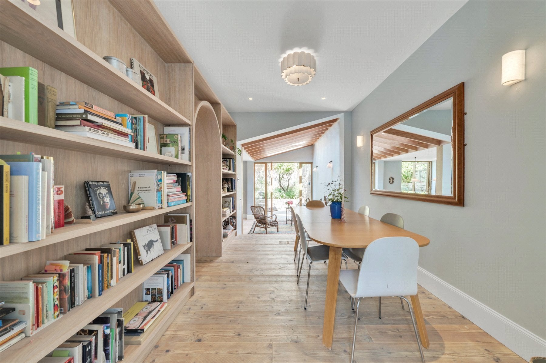 Flat Oak Village in Greater London