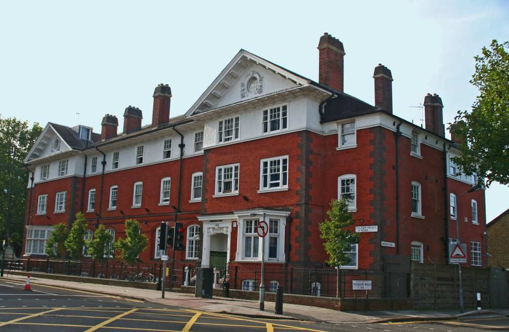 Flat Fulham Palace Road in Greater London