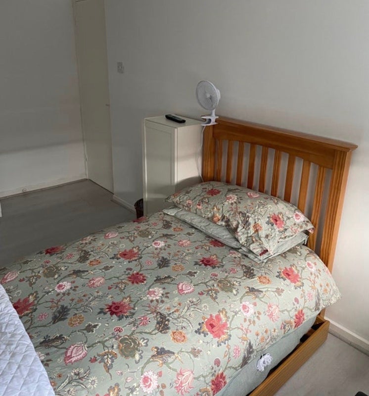 Room Elton Place in Greater London