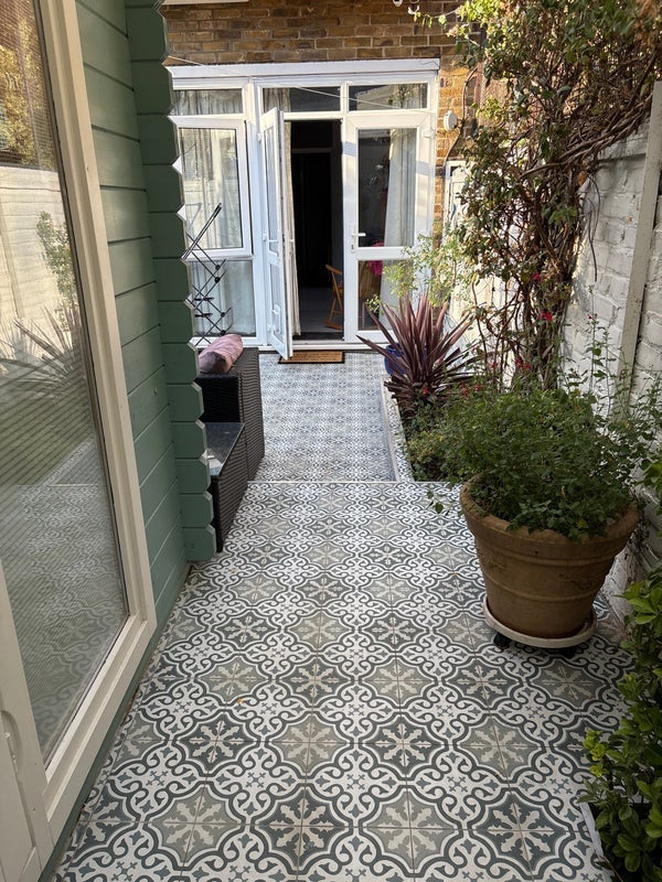 Room Elton Place in Greater London