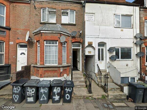 Flat Buxton Road in Luton