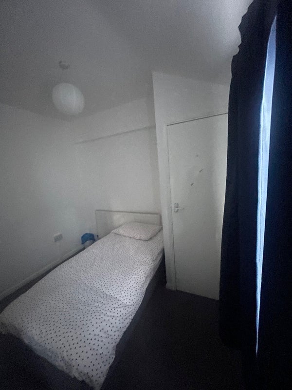 Room Cranford Street in Greater London