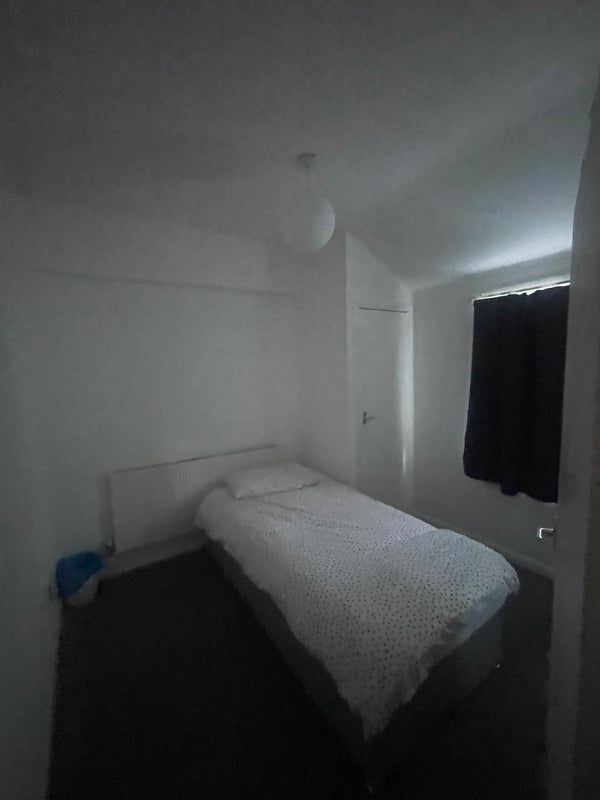 Room Cranford Street in Greater London