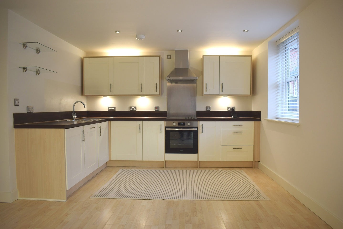 Flat Ockbrook Drive in Nottingham