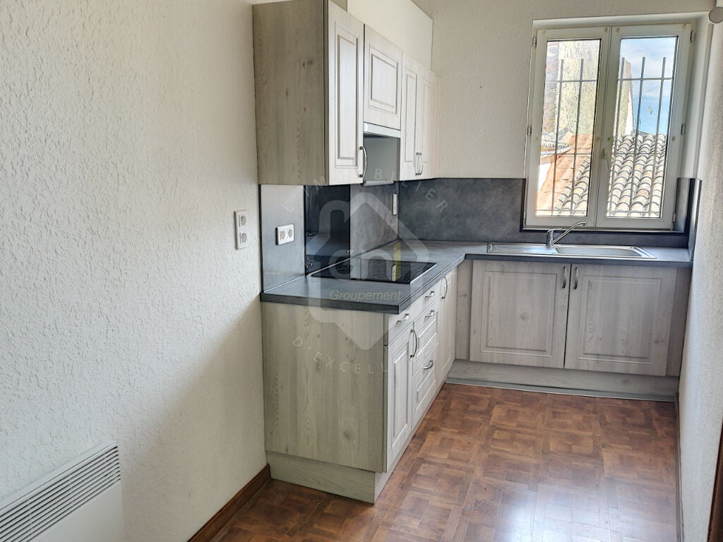 Appartement Avenue Jean Jaurès à Sainte-Cécile-les-Vignes
